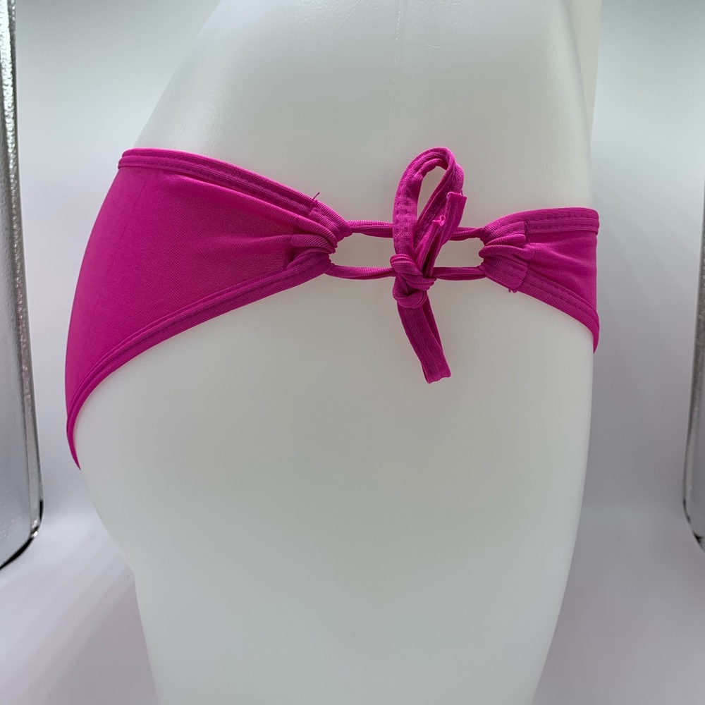 Bikini - Picture 4 of 5